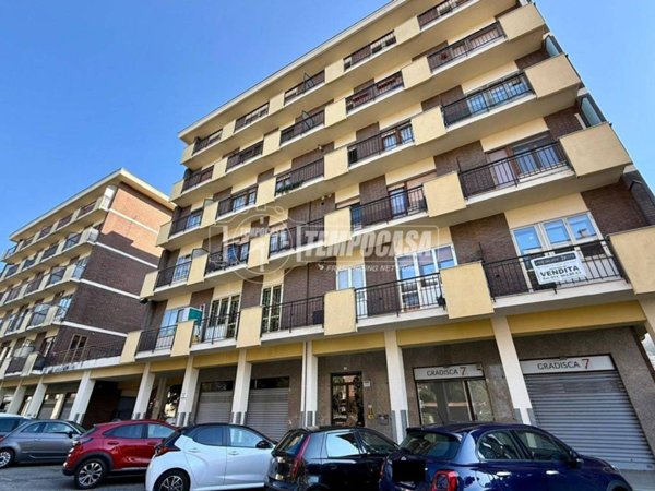 appartamento in vendita a Rivoli in zona Cascine Vica