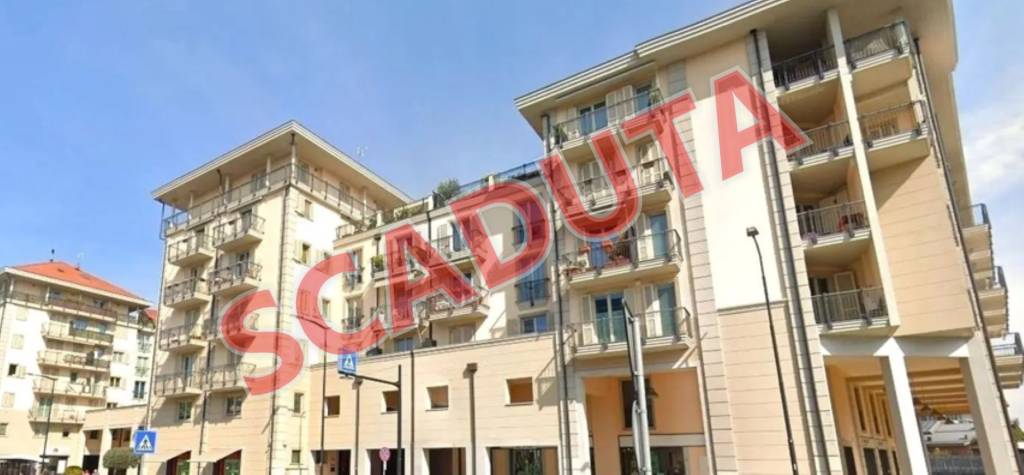 locale di sgombero in vendita a Rivoli