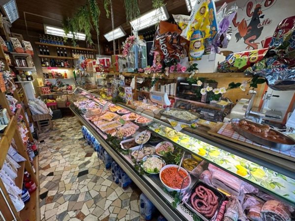 negozio in vendita a Rivoli