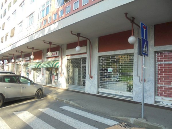locale commerciale in vendita a Rivoli