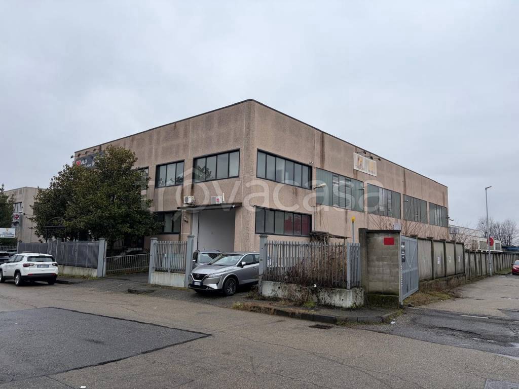 locale commerciale in vendita a Rivoli