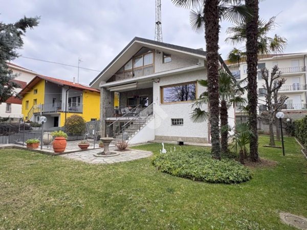 casa indipendente in vendita a Rivoli in zona Bruere