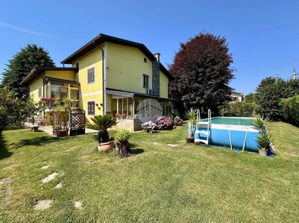 casa indipendente in vendita a Rivoli