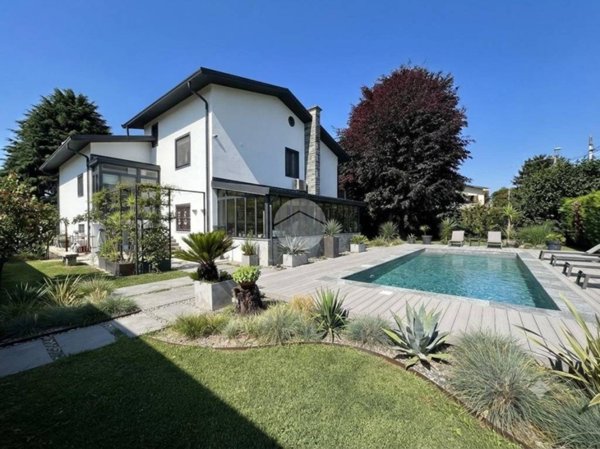 casa indipendente in vendita a Rivoli