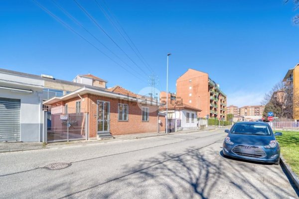 casa indipendente in vendita a Rivoli in zona Cascine Vica