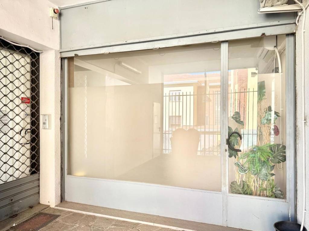 negozio in vendita a Rivoli