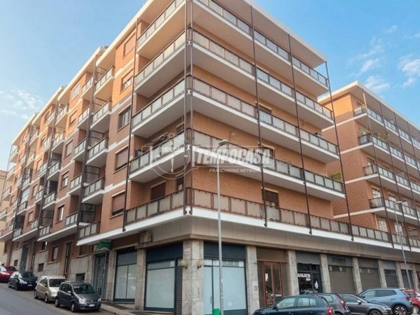 appartamento in vendita a Rivoli in zona Cascine Vica
