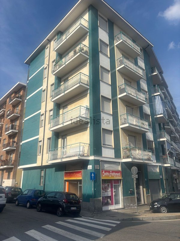 appartamento in vendita a Rivoli in zona Cascine Vica