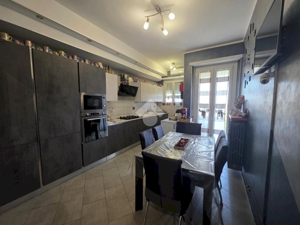 appartamento in vendita a Rivoli in zona Cascine Vica