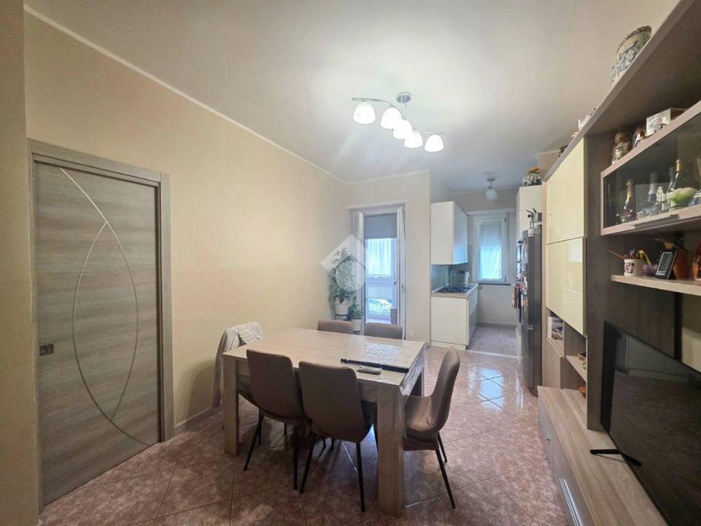 appartamento in vendita a Rivoli in zona Cascine Vica
