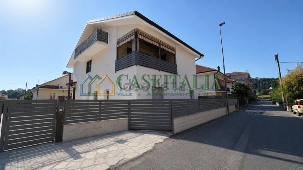 casa indipendente in vendita a Rivoli