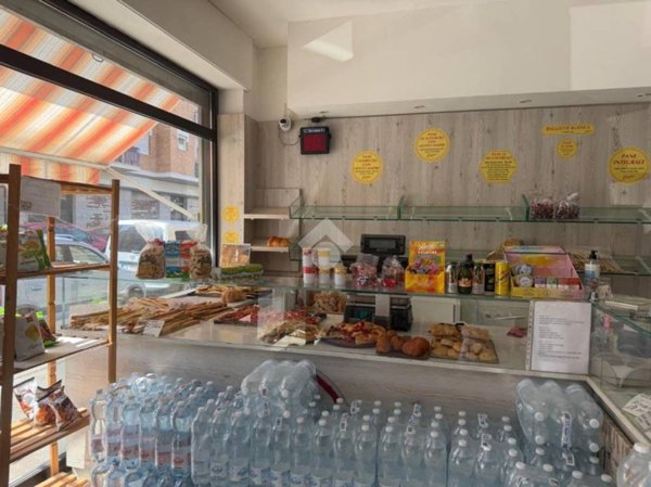 negozio in vendita a Rivoli