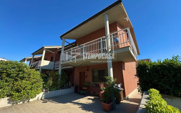casa indipendente in vendita a Rivoli in zona Tetti Neirotti