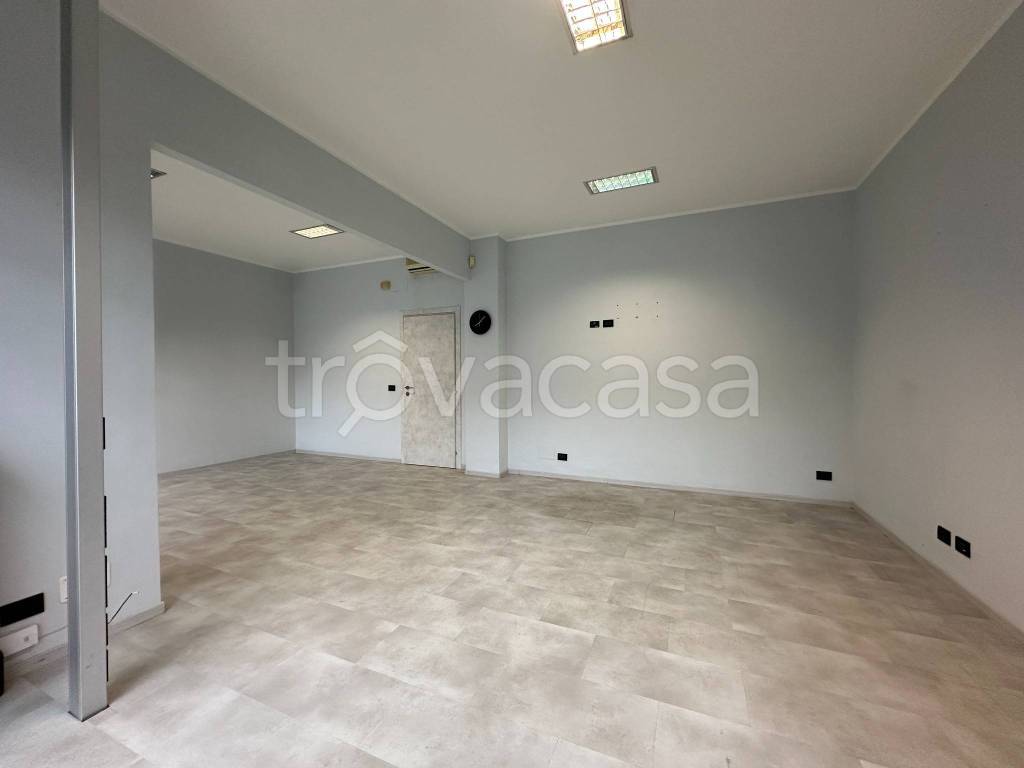 negozio in vendita a Rivoli