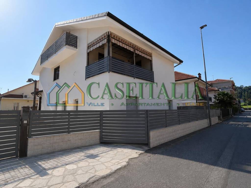 casa indipendente in vendita a Rivoli
