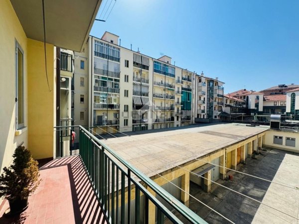 appartamento in vendita a Rivoli in zona Bruere