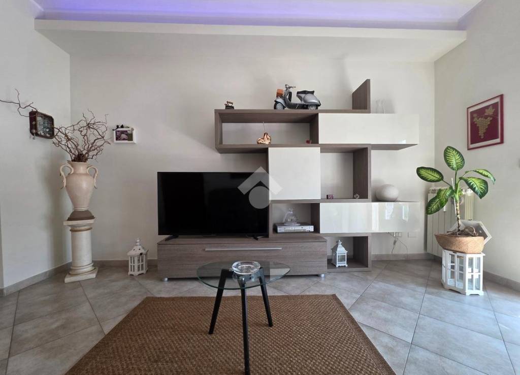 appartamento in vendita a Rivoli in zona Cascine Vica