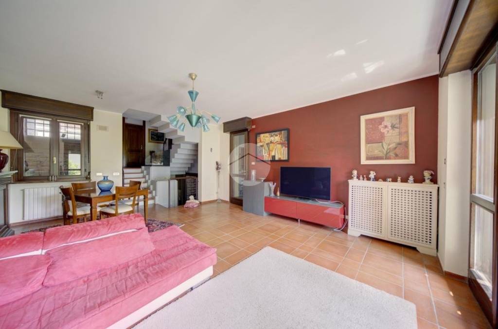 casa indipendente in vendita a Rivoli in zona Cascine Vica