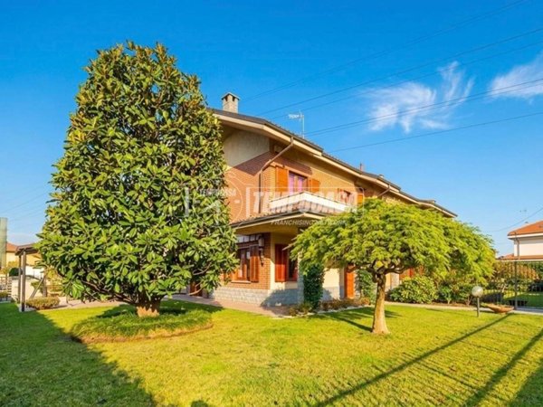 casa indipendente in vendita a Rivoli in zona Bruere