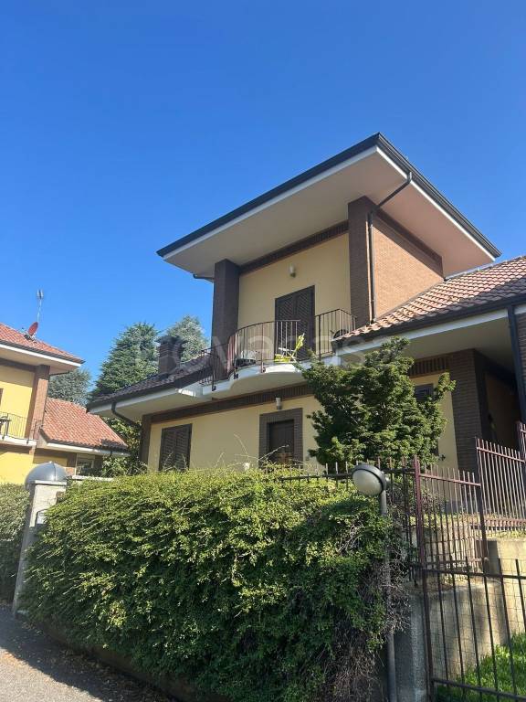 casa indipendente in vendita a Rivoli