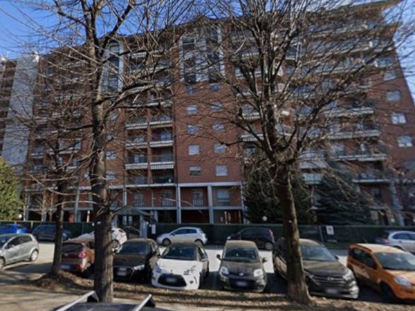 locale commerciale in vendita a Rivoli in zona Cascine Vica