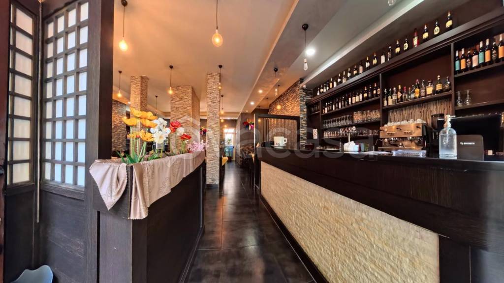 negozio in vendita a Rivoli in zona Cascine Vica