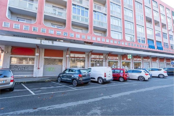 locale commerciale in vendita a Rivoli