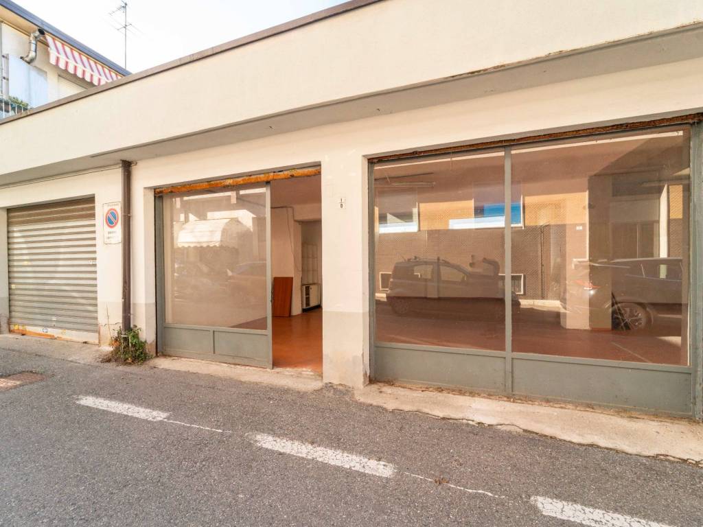 locale commerciale in vendita a Rivoli