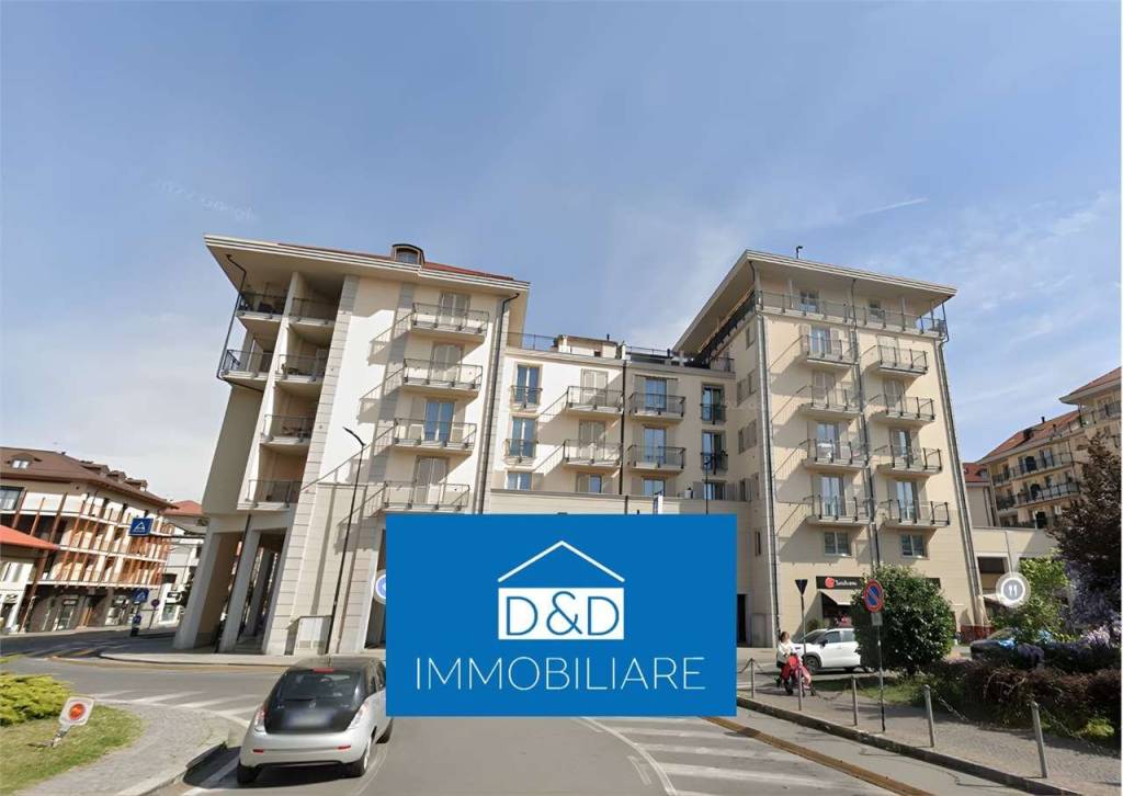 locale commerciale in vendita a Rivoli in zona Cascine Vica