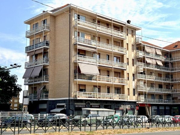appartamento in vendita a Rivoli in zona Cascine Vica