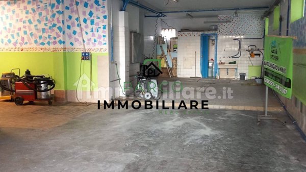 locale commerciale in vendita a Rivoli