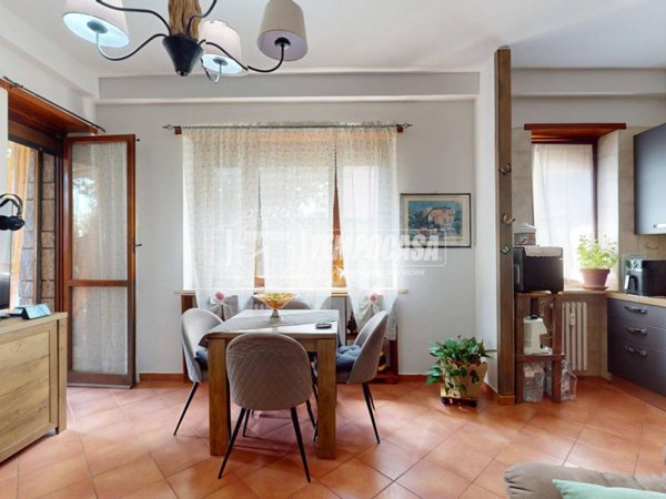 appartamento in vendita a Rivoli in zona Cascine Vica