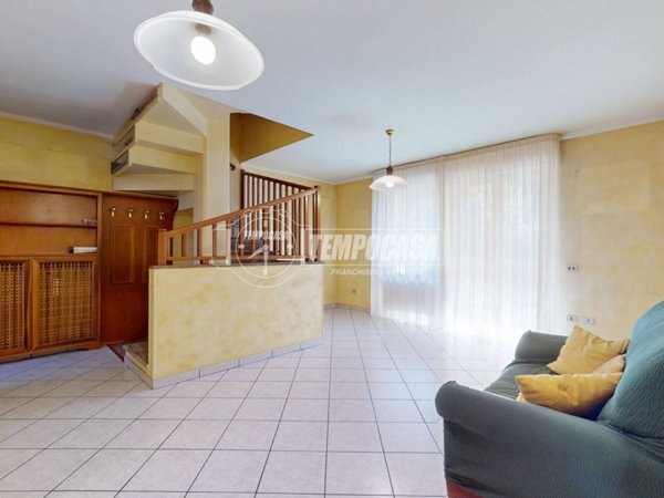 casa indipendente in vendita a Rivoli in zona Cascine Vica