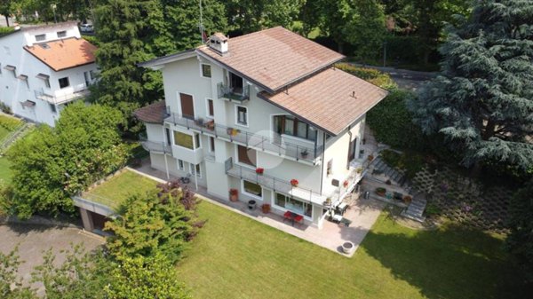 casa indipendente in vendita a Rivoli
