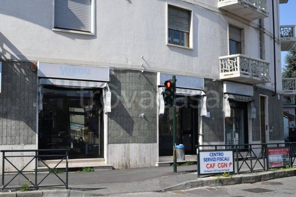 locale commerciale in vendita a Rivoli in zona Cascine Vica