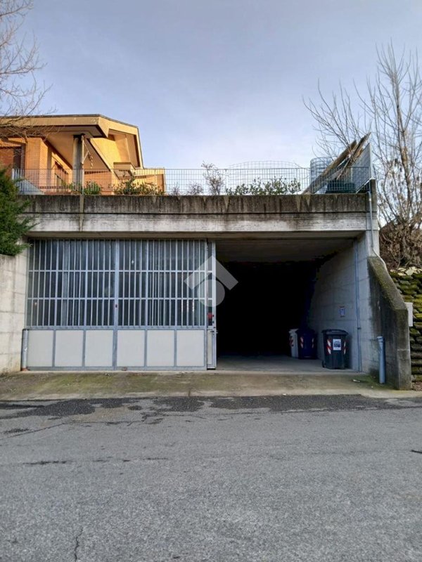 box auto in vendita a Rivoli in zona Bruere