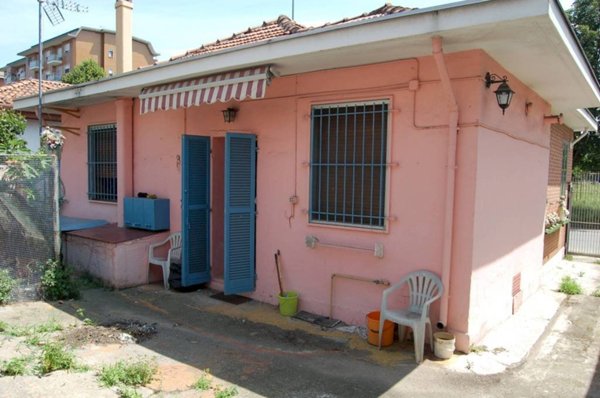 casa indipendente in vendita a Rivoli in zona Cascine Vica