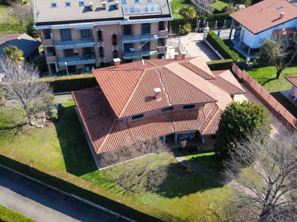 casa indipendente in vendita a Rivoli
