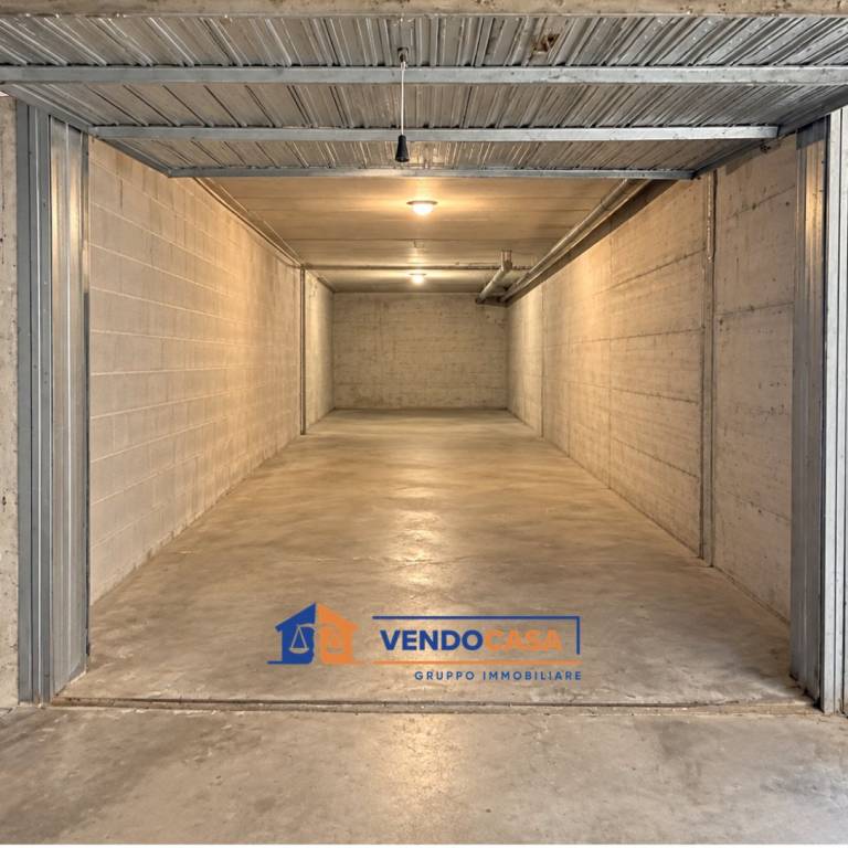 box auto in vendita a Rivoli in zona Cascine Vica
