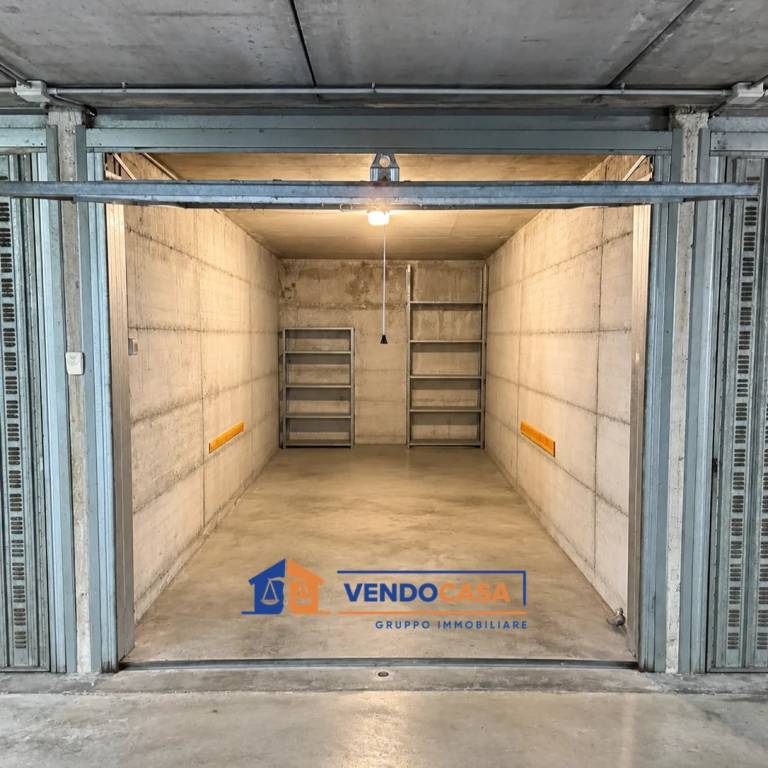 box auto in vendita a Rivoli in zona Cascine Vica