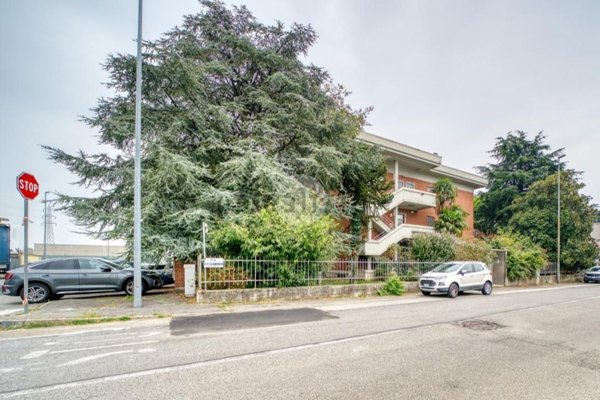 casale in vendita a Rivoli in zona Cascine Vica