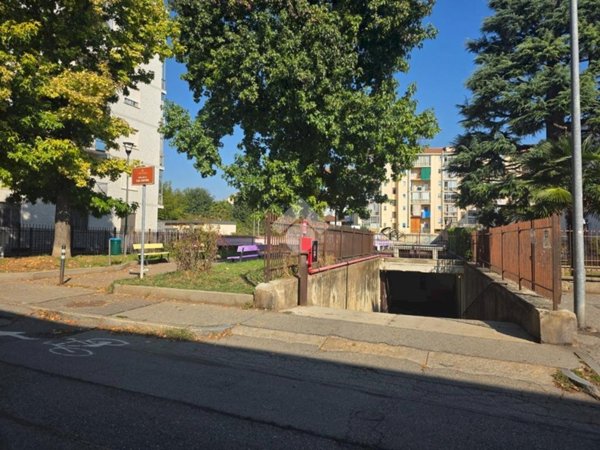 box auto in vendita a Rivoli in zona Cascine Vica