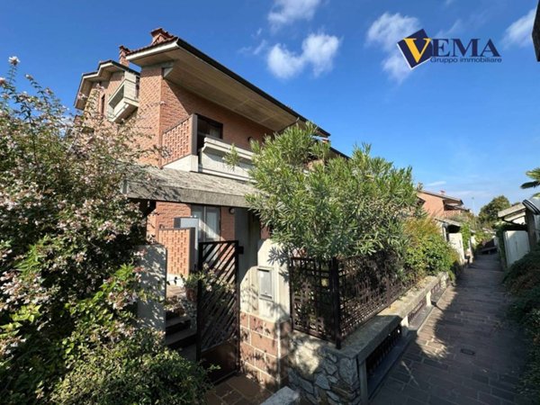 casa indipendente in vendita a Rivoli in zona Cascine Vica