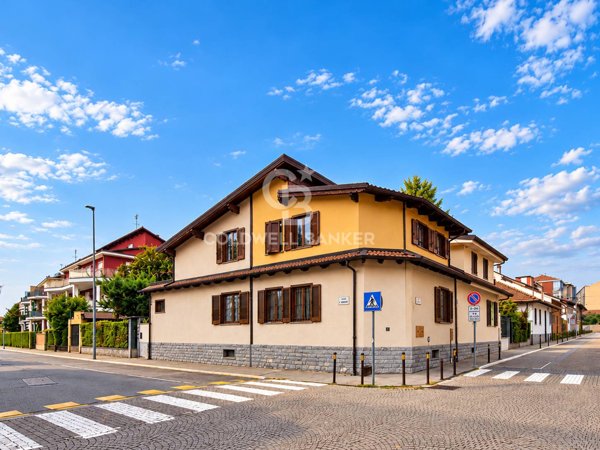 casa indipendente in vendita a Rivoli in zona Cascine Vica
