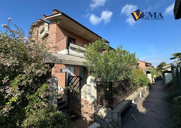 casa indipendente in vendita a Rivoli in zona Cascine Vica