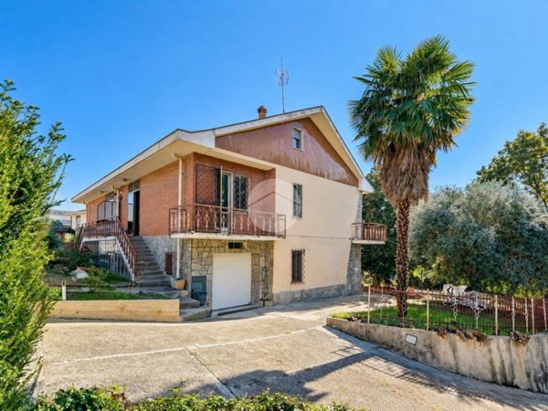 casa indipendente in vendita a Rivoli