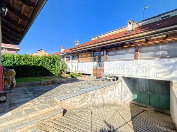 casa indipendente in vendita a Rivoli in zona Bruere