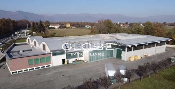 capannone in vendita a Robassomero