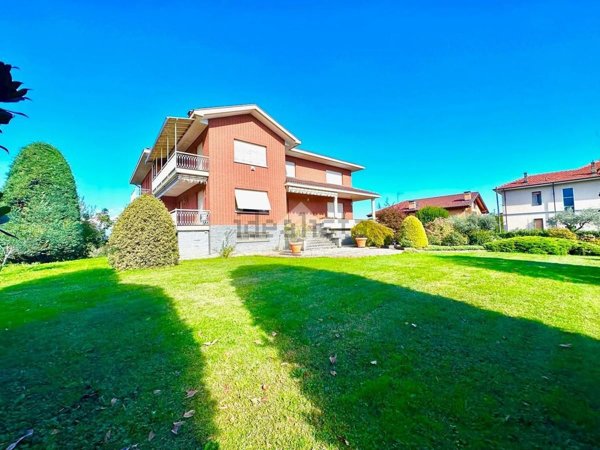 casa indipendente in vendita a Robassomero