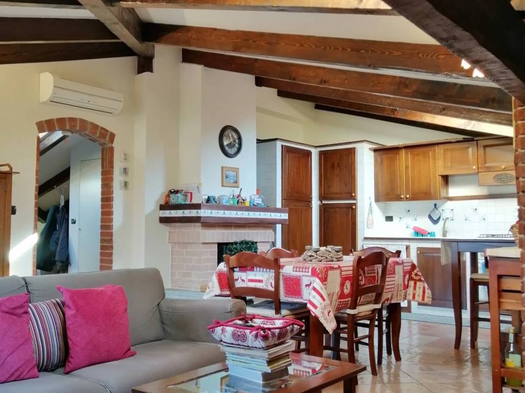 appartamento in vendita a Robassomero